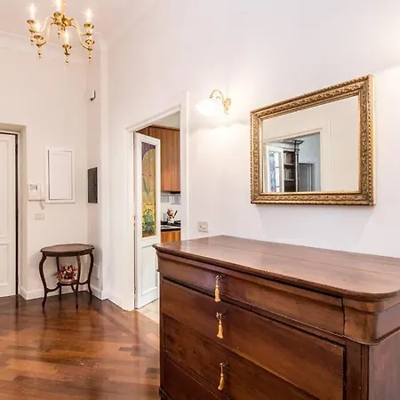 Vatican Large Comfortable Apartman
